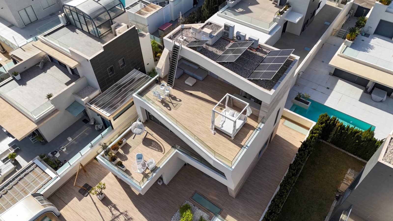 4 Zimmer Villa zu verkaufen in Campoamor mit Pool Garage - 1.890.000 € (Ref: 9840960)
