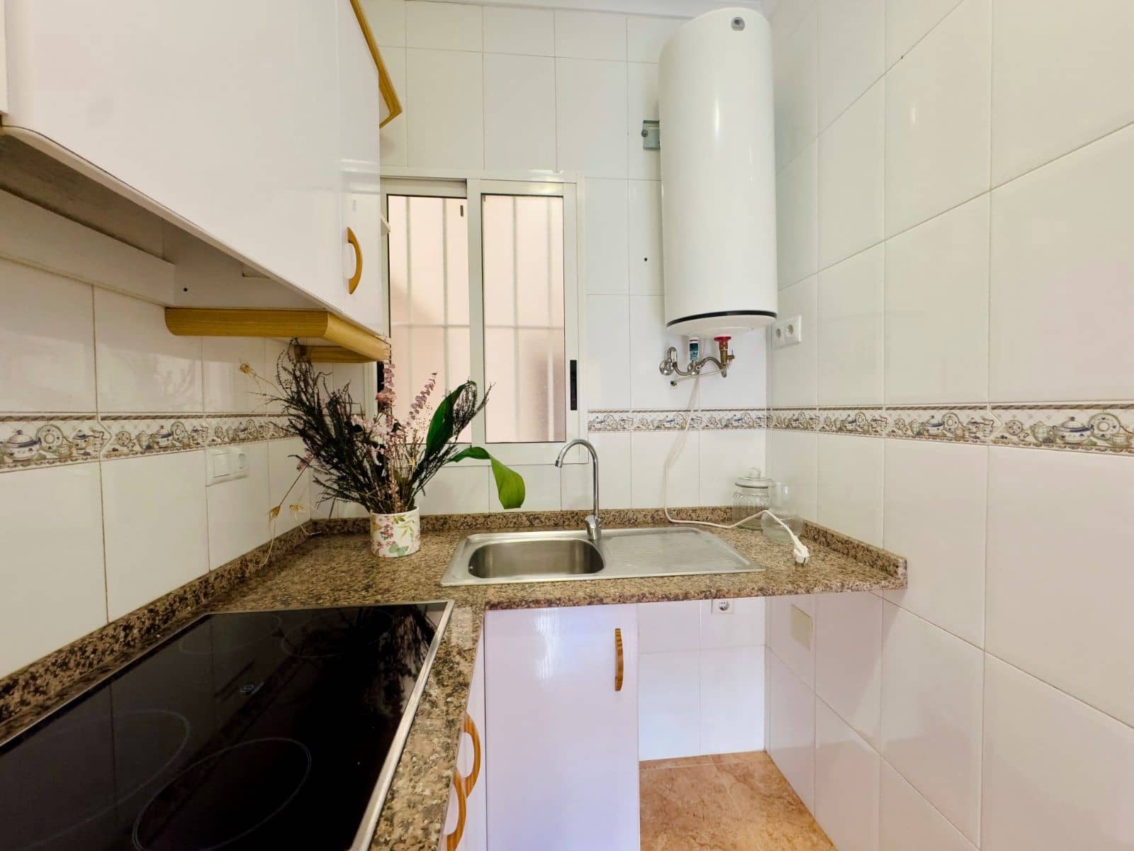 2 bedroom Apartment for sale in Torrevieja with pool garage - € 127,900 (Ref: 9840961)