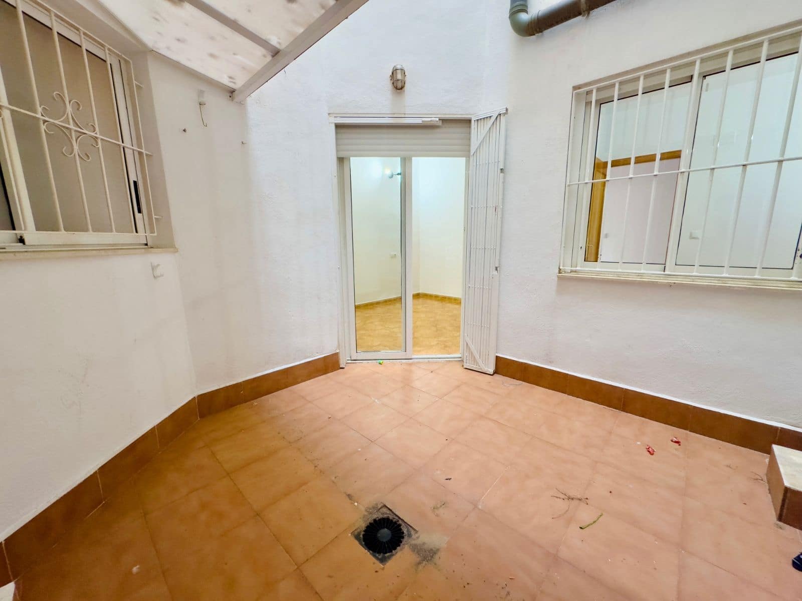 2 bedroom Apartment for sale in Torrevieja with pool garage - € 127,900 (Ref: 9840961)