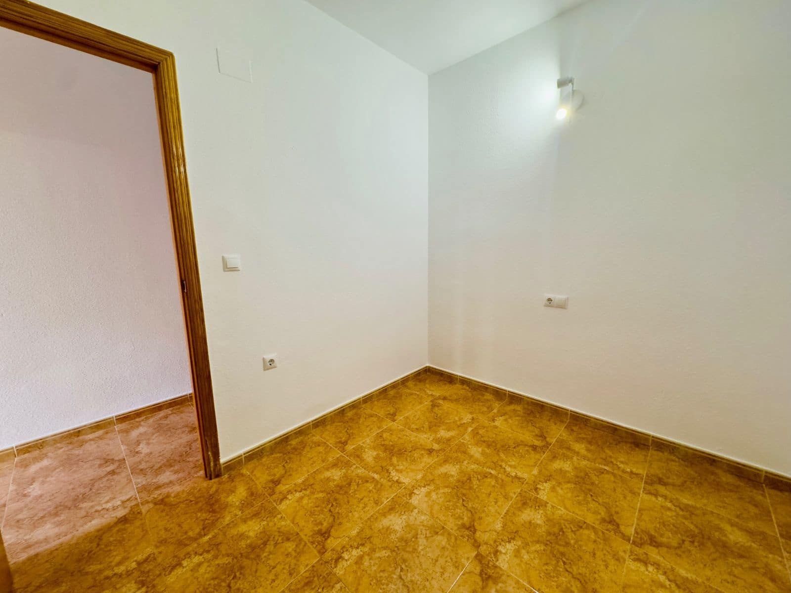 2 bedroom Apartment for sale in Torrevieja with pool garage - € 127,900 (Ref: 9840961)