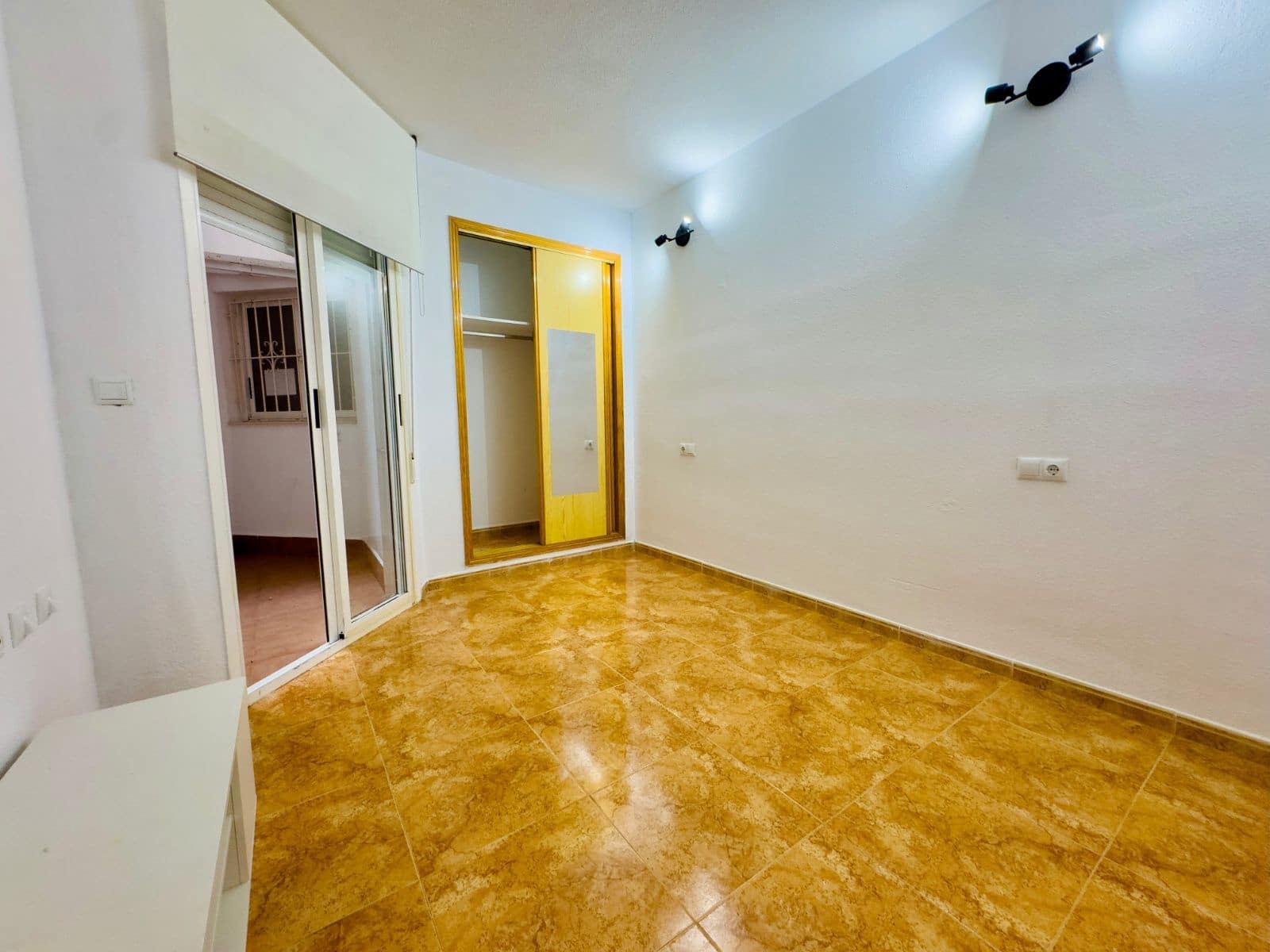 2 bedroom Apartment for sale in Torrevieja with pool garage - € 127,900 (Ref: 9840961)