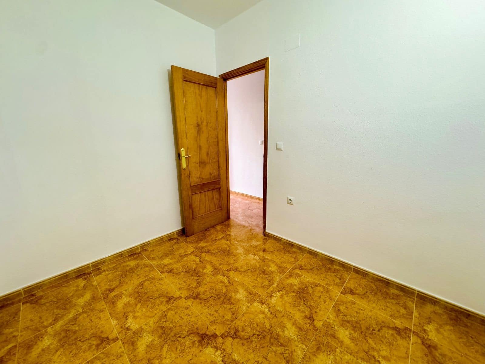 2 bedroom Apartment for sale in Torrevieja with pool garage - € 127,900 (Ref: 9840961)