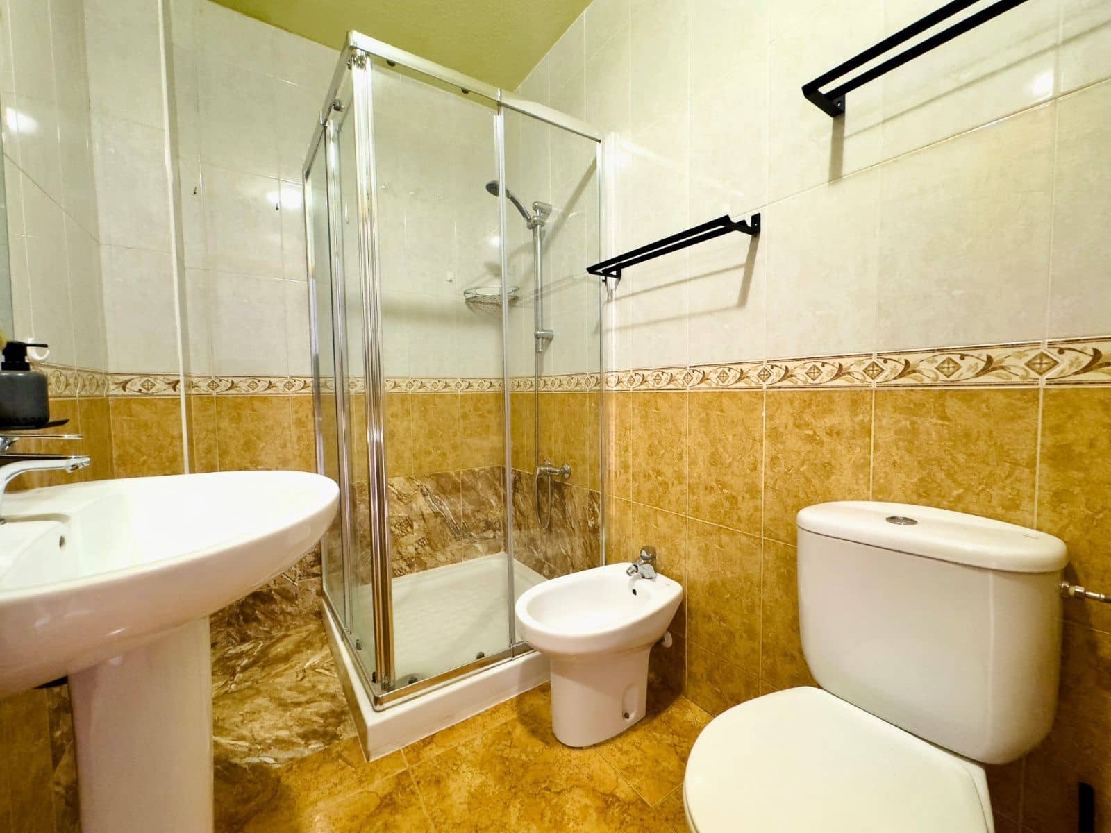 2 bedroom Apartment for sale in Torrevieja with pool garage - € 127,900 (Ref: 9840961)