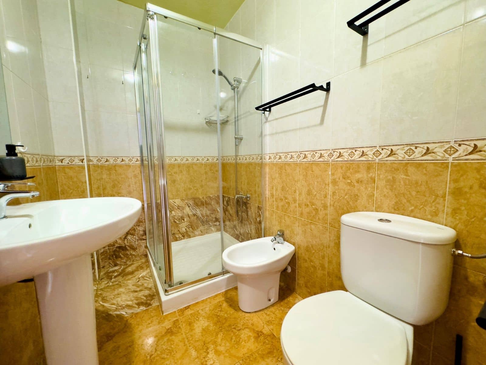 2 bedroom Apartment for sale in Torrevieja with pool garage - € 127,900 (Ref: 9840961)