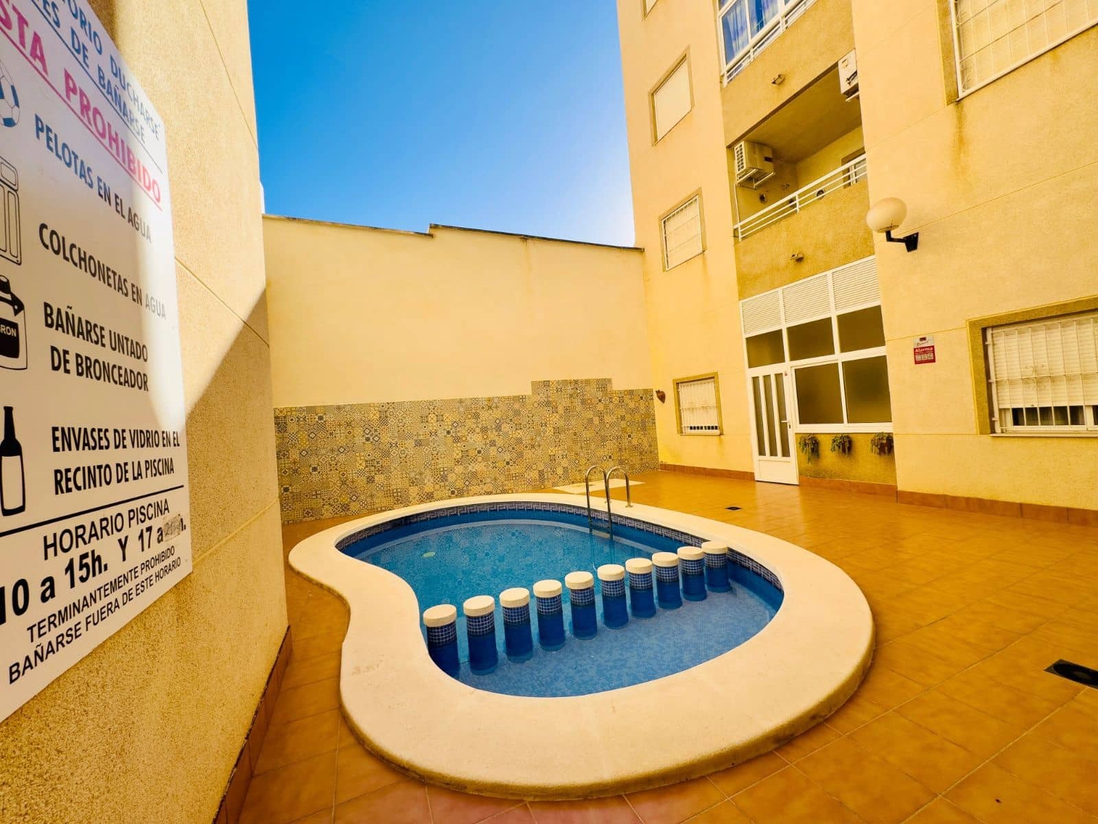 2 bedroom Apartment for sale in Torrevieja with pool garage - € 127,900 (Ref: 9840961)