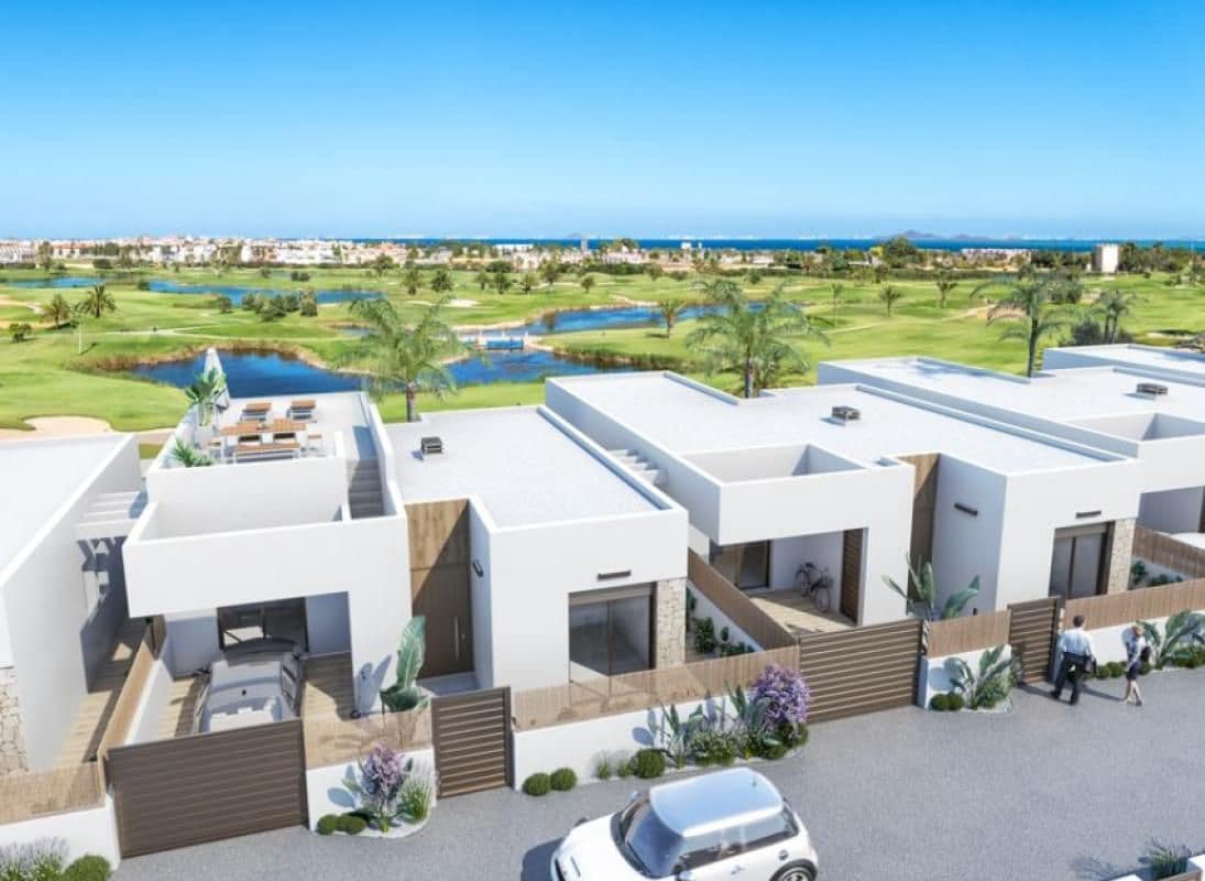 Chalet de 3 habitaciones en Los Alcázares en venta con piscina - 619.000 € (Ref: 9840981)