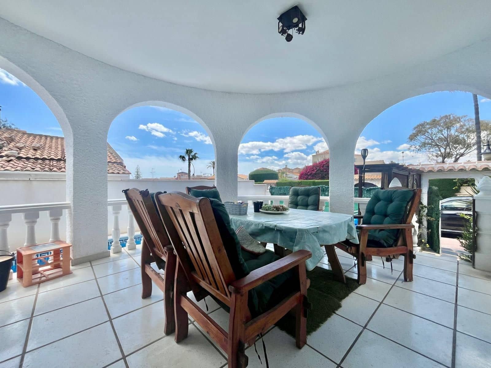 3 Zimmer Villa zu verkaufen in La Florida mit Pool - 335.000 € (Ref: 9840984)