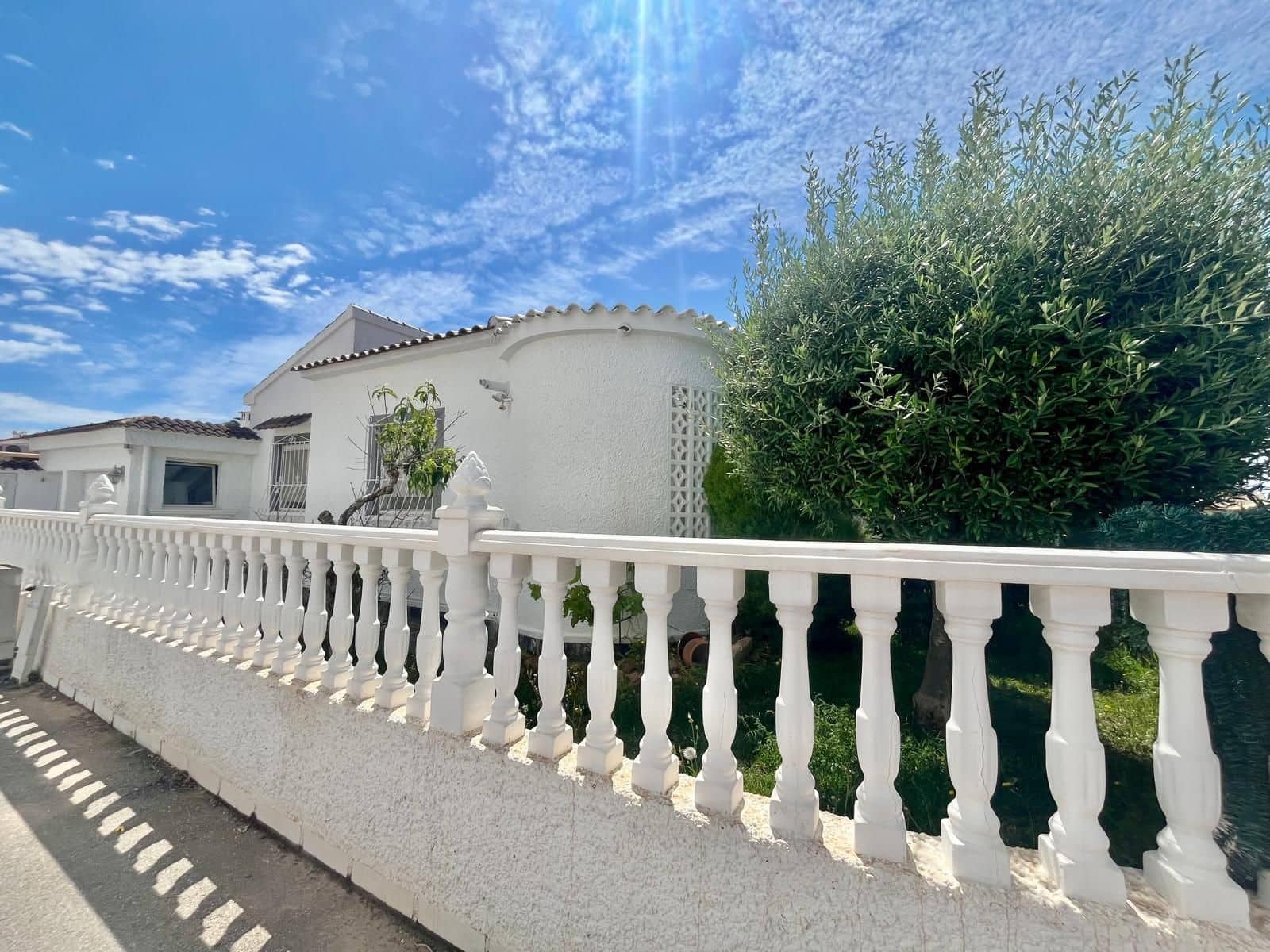 3 Zimmer Villa zu verkaufen in La Florida mit Pool - 335.000 € (Ref: 9840984)