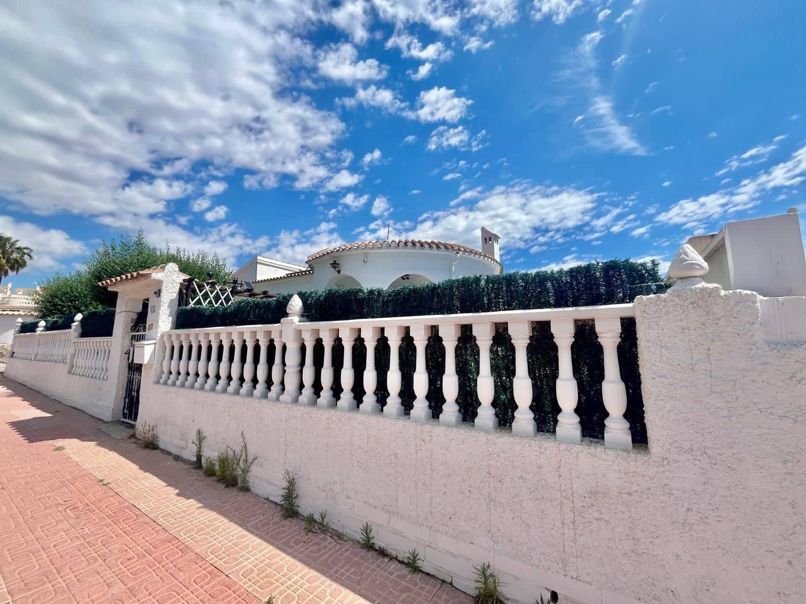 3 Zimmer Villa zu verkaufen in La Florida mit Pool - 335.000 € (Ref: 9840984)