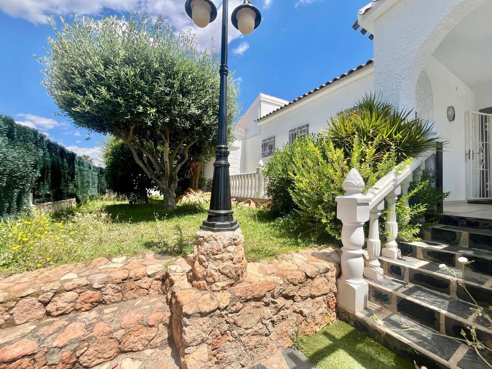 3 Zimmer Villa zu verkaufen in La Florida mit Pool - 335.000 € (Ref: 9840984)