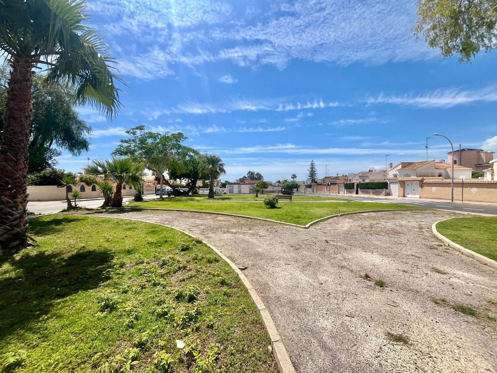 3 Zimmer Villa zu verkaufen in La Florida mit Pool - 335.000 € (Ref: 9840984)