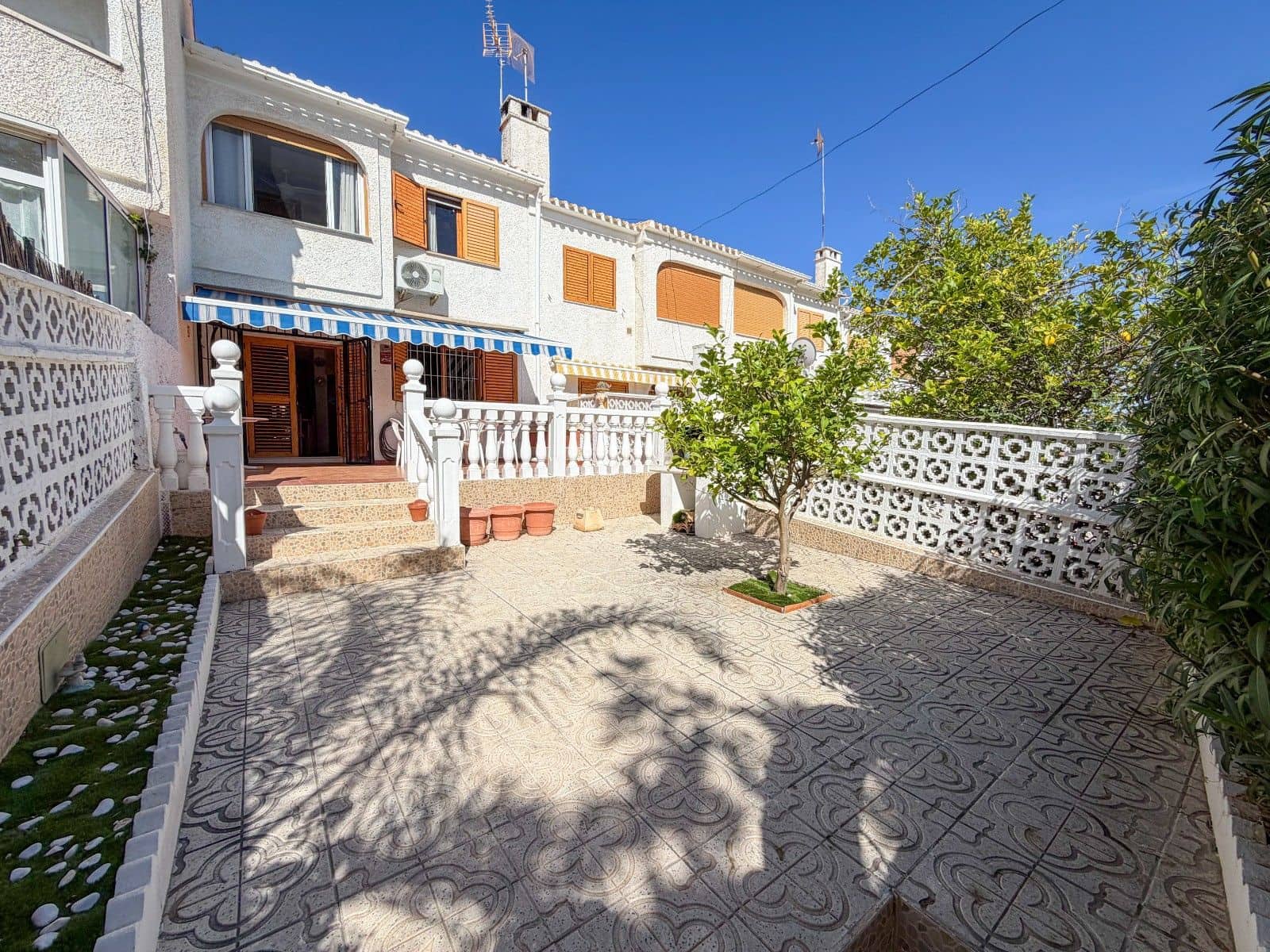 Chalet de 3 habitaciones en Orihuela Costa en venta - 249.000 € (Ref: 9841024)