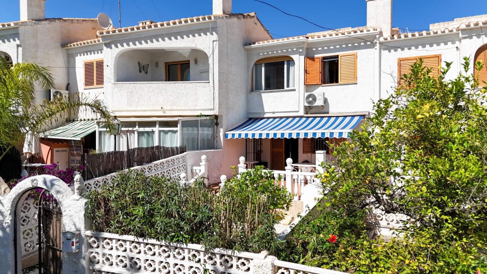 Chalet de 3 habitaciones en Orihuela Costa en venta - 249.000 € (Ref: 9841024)
