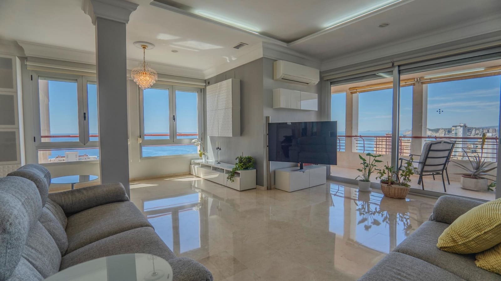 5 soveværelse Lejlighed til salg i Benidorm med swimmingpool - € 1.700.000 (Ref: 9846669)