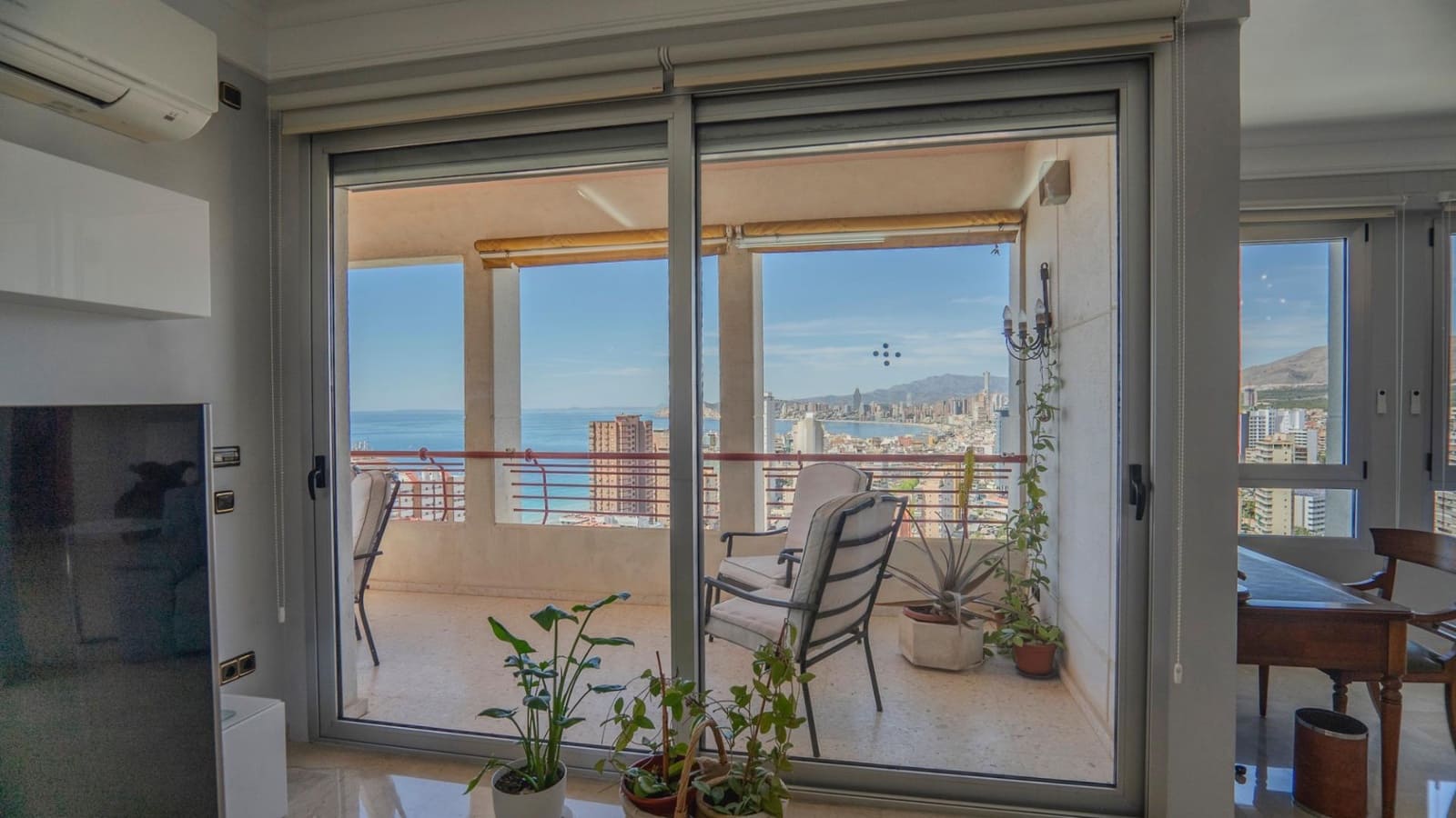 5 soveværelse Lejlighed til salg i Benidorm med swimmingpool - € 1.700.000 (Ref: 9846669)