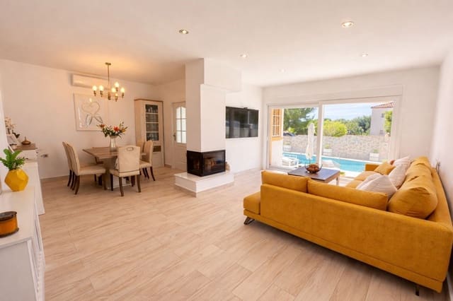 3 slaapkamer Villa te koop in Lomas de Cabo Roig - Los Dolses, Orihuela met zwembad garage - € 549.995 (Ref: 9846670)