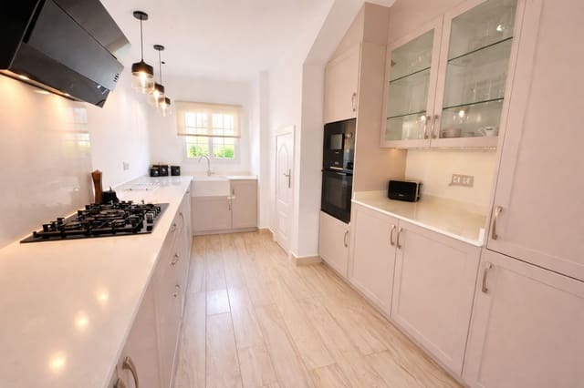 3 slaapkamer Villa te koop in Lomas de Cabo Roig - Los Dolses, Orihuela met zwembad garage - € 549.995 (Ref: 9846670)
