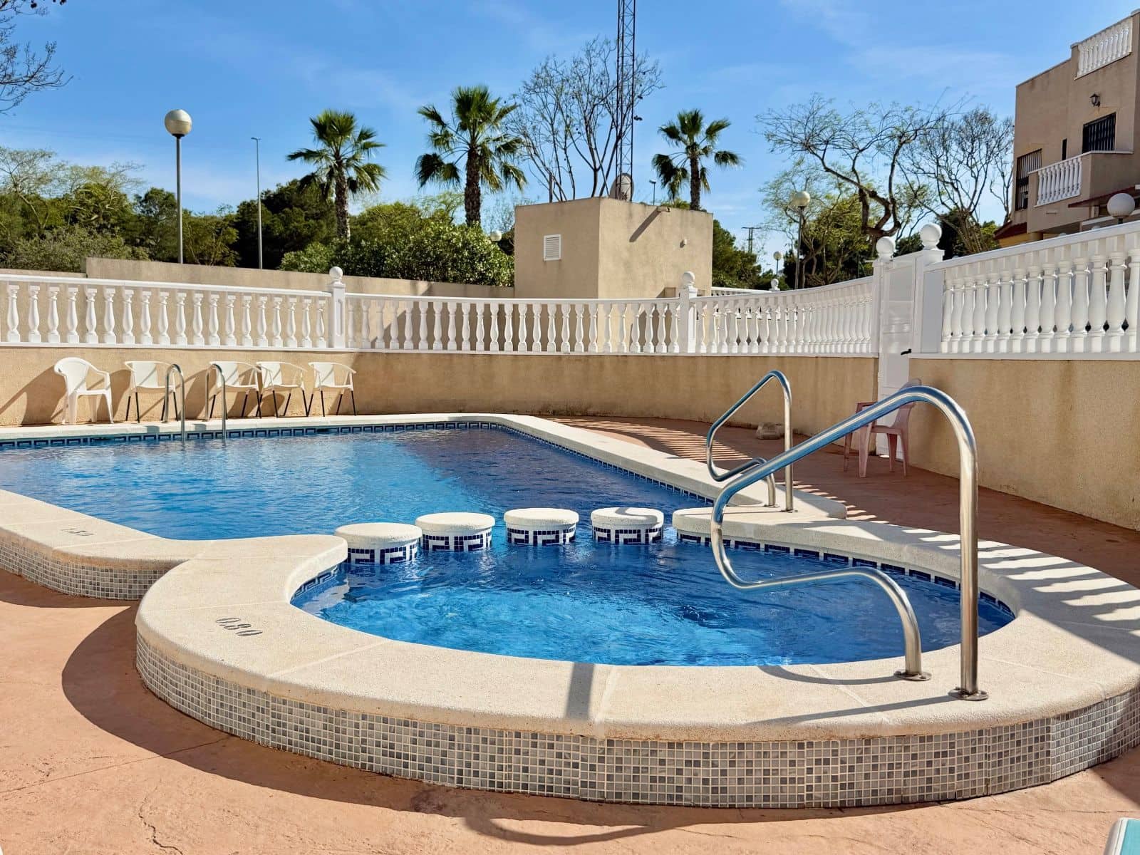 3 bedroom Terraced Villa for sale in Guardamar del Segura with pool - € 185,000 (Ref: 9846673)