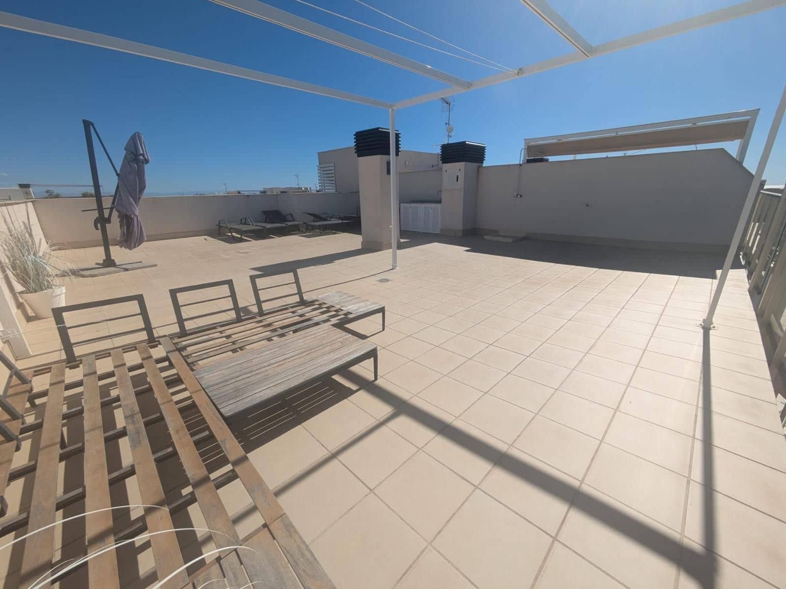 Ático de 3 habitaciones en Filipinas en venta con garaje - 350.000 € (Ref: 9849669)