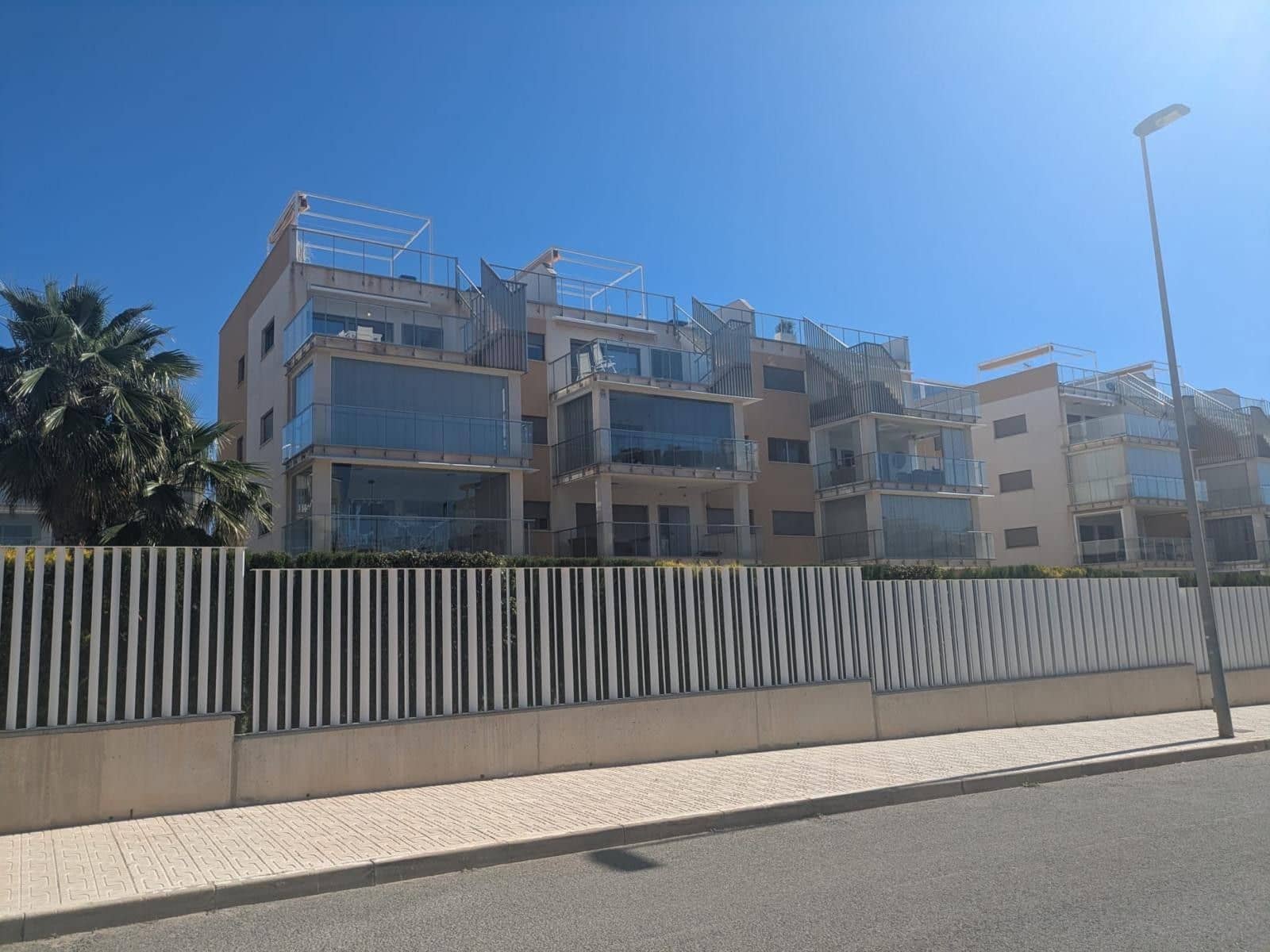 Ático de 3 habitaciones en Filipinas en venta con garaje - 350.000 € (Ref: 9849669)