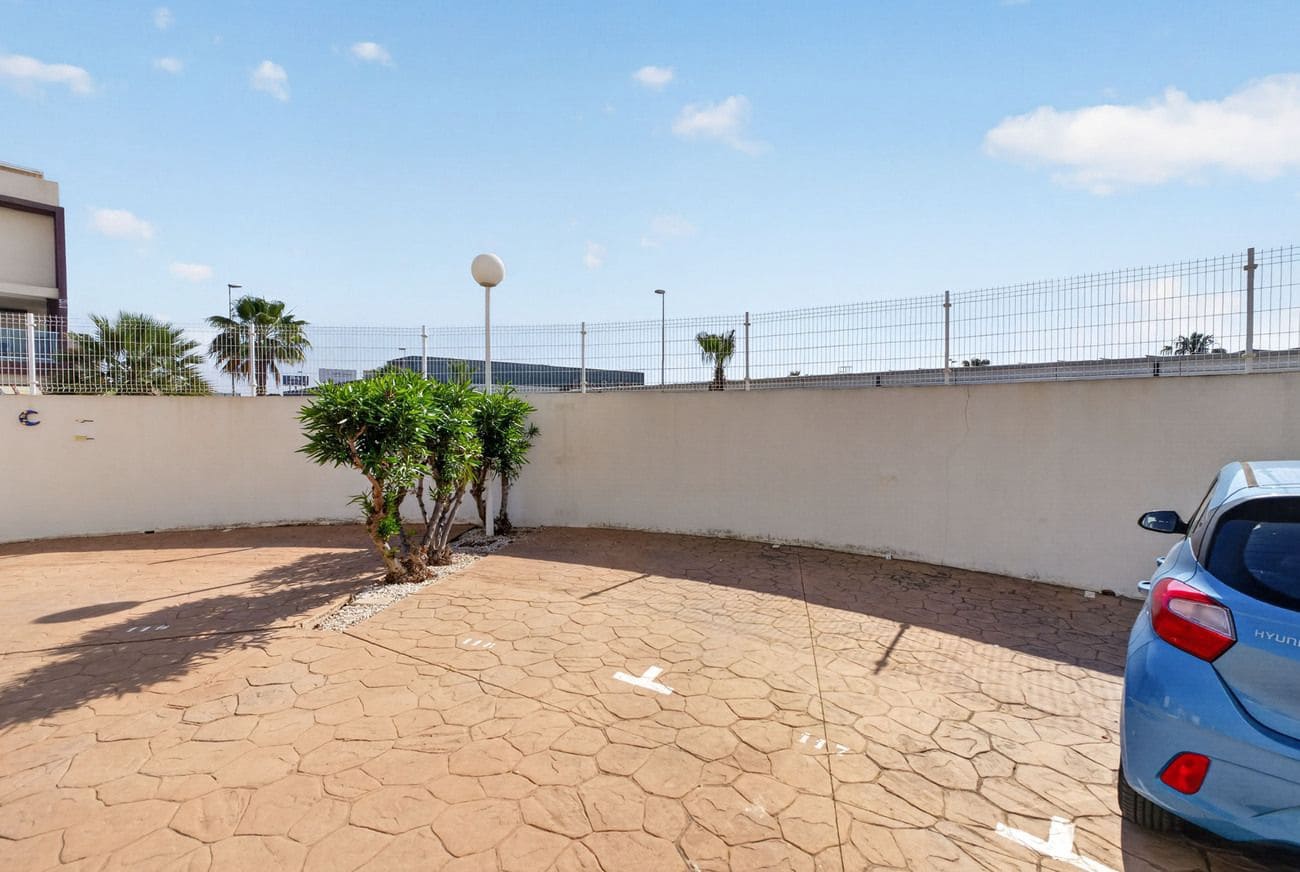 2 slaapkamer Appartement te koop in Orihuela Costa met zwembad - € 189.000 (Ref: 9849670)