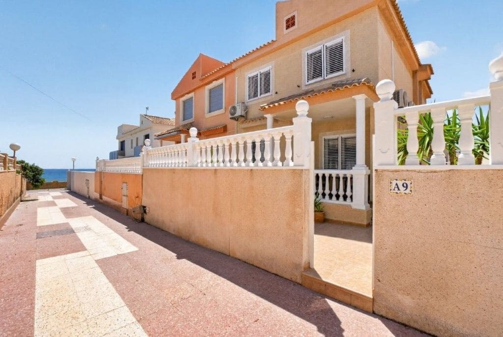 3 quarto Casa em Banda para venda em Torrevieja - 395 000 € (Ref: 9849737)