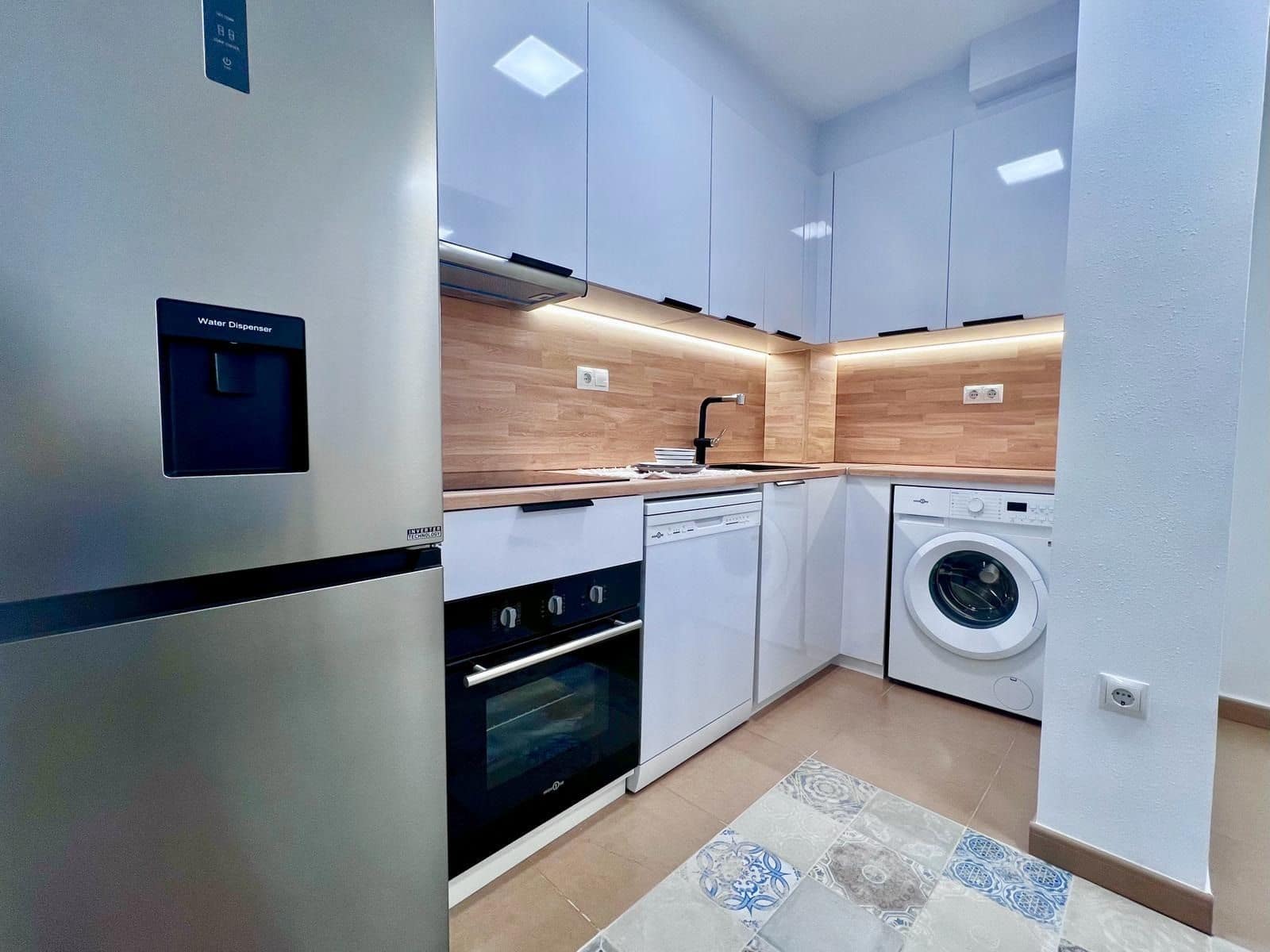 Apartamento de 2 habitaciones en Torrevieja en venta - 169.700 € (Ref: 9852047)