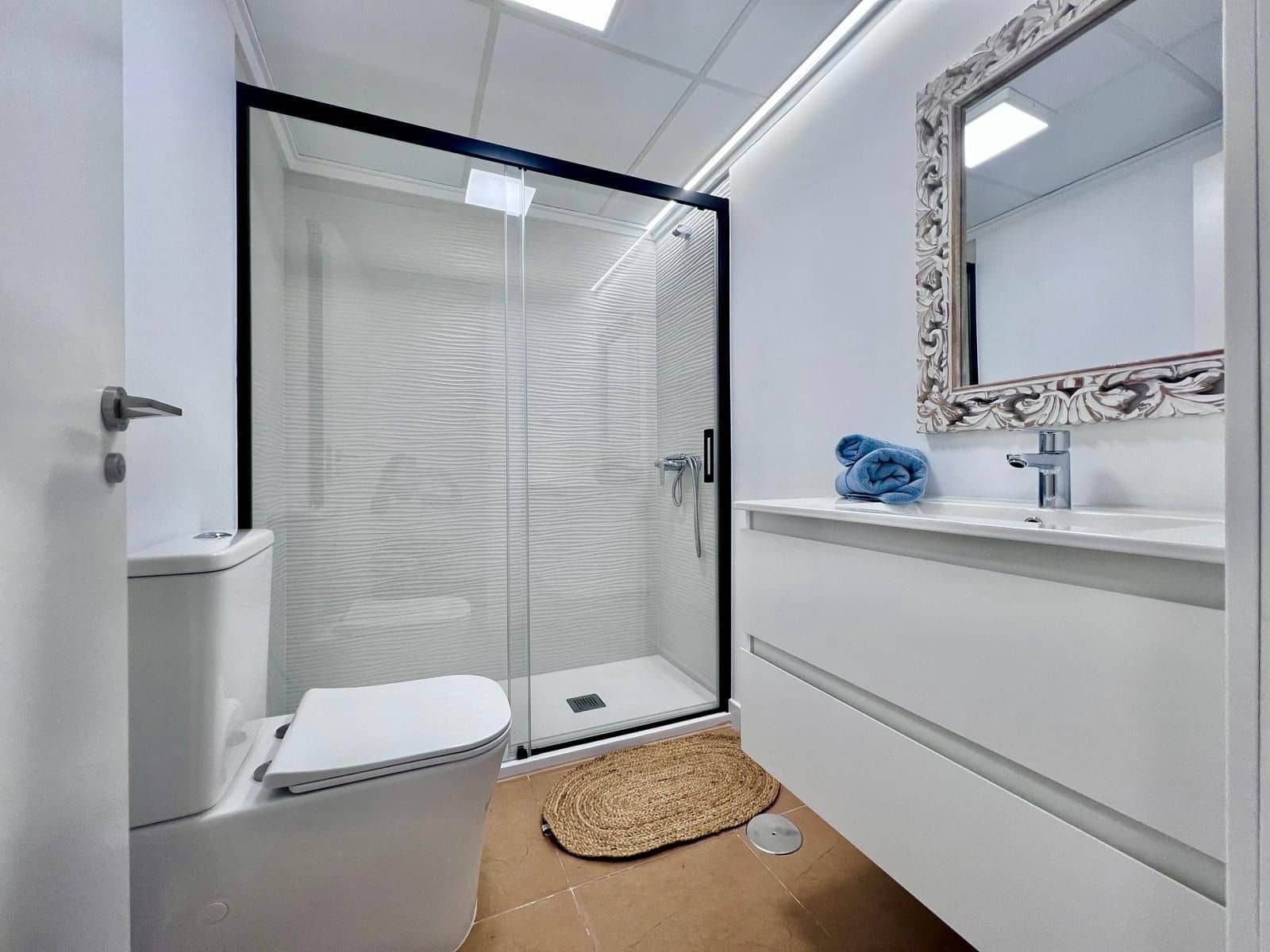 Apartamento de 2 habitaciones en Torrevieja en venta - 169.700 € (Ref: 9852047)