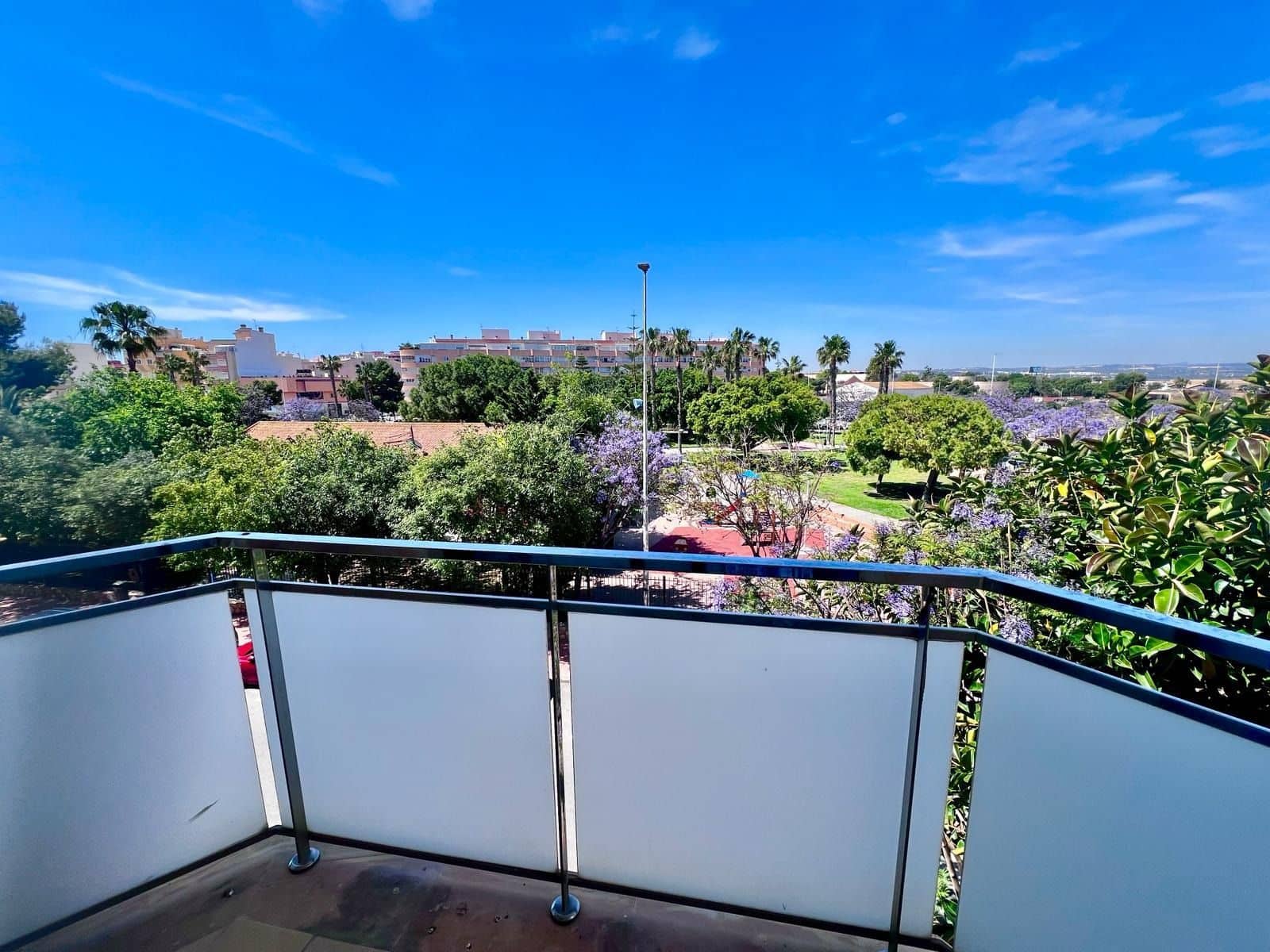 Apartamento de 2 habitaciones en Torrevieja en venta - 169.700 € (Ref: 9852047)