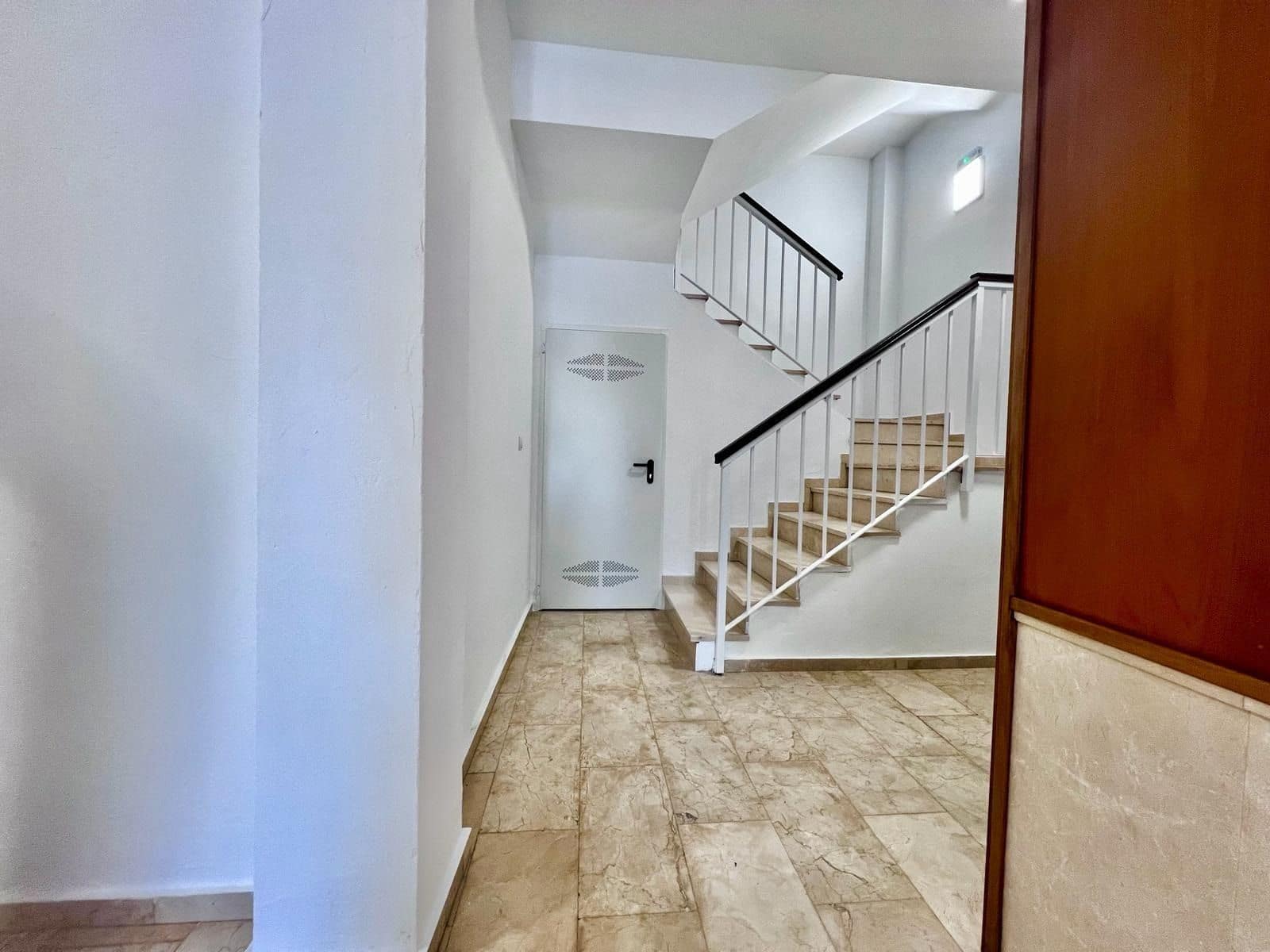 Apartamento de 2 habitaciones en Torrevieja en venta - 169.700 € (Ref: 9852047)