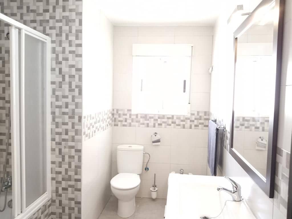 4 slaapkamer Halfvrijstaande villa te koop in Los Montesinos met zwembad garage - € 285.000 (Ref: 9852062)