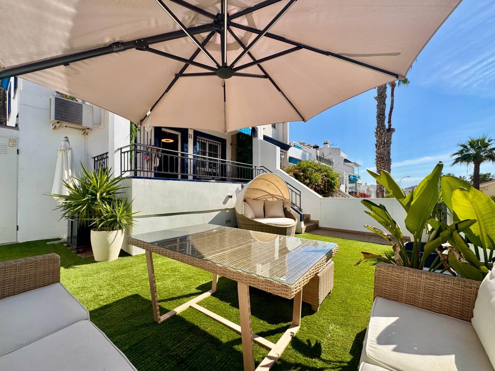 2 soveværelse Bungalow til salg i Orihuela Costa med swimmingpool - € 220.000 (Ref: 9855708)
