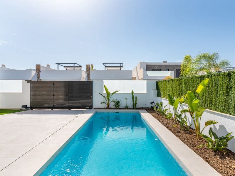 3 Zimmer Reihenhaus zu verkaufen in Los Alcazares mit Pool - 504.300 € (Ref: 9855761)