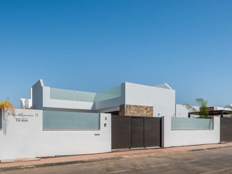 3 Zimmer Reihenhaus zu verkaufen in Los Alcazares mit Pool - 504.300 € (Ref: 9855761)