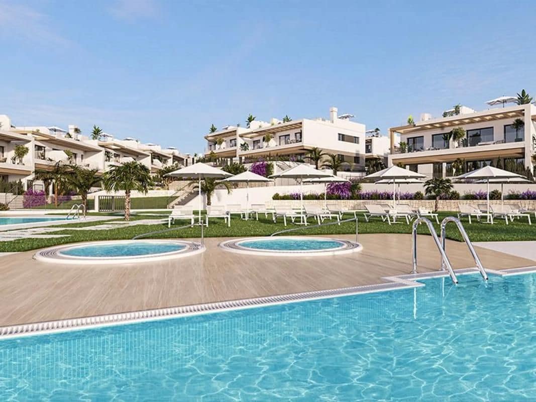 2 soveværelse Bungalow til salg i Los Balcones med swimmingpool - € 272.000 (Ref: 9855786)