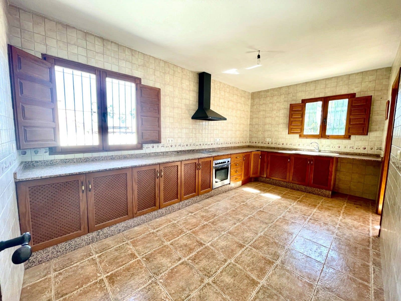4 bedroom Villa for sale in Crevillente / Crevillent - € 329,900 (Ref: 9867201)