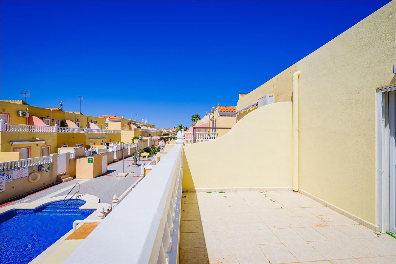 3 sovrum Radhus till salu i Filipinas med pool - 239 900 € (Ref: 9867227)