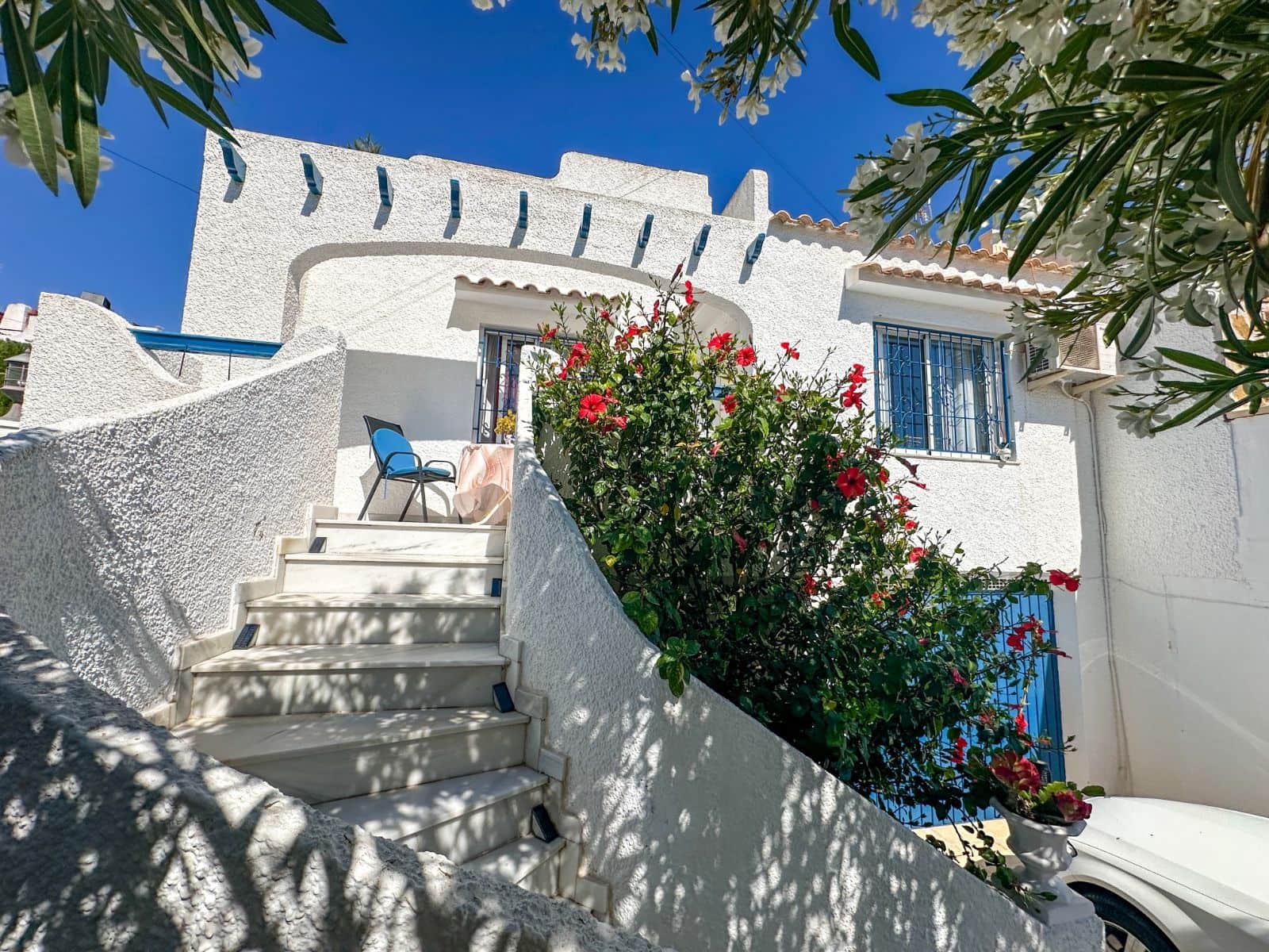Pareado de 2 habitaciones en La Siesta en venta con piscina garaje - 420.000 € (Ref: 9868897)