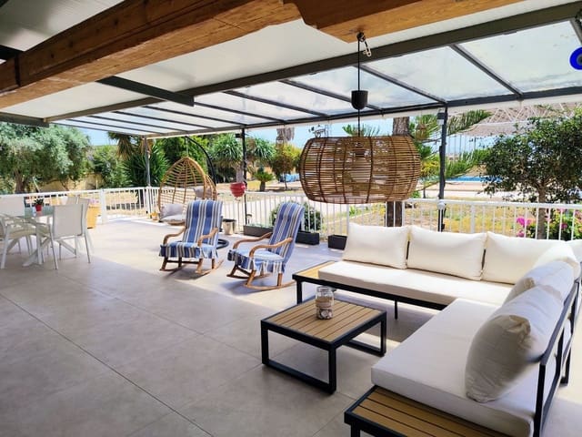 6 slaapkamer Villa te koop in Los Montesinos met garage - € 785.000 (Ref: 9876665)