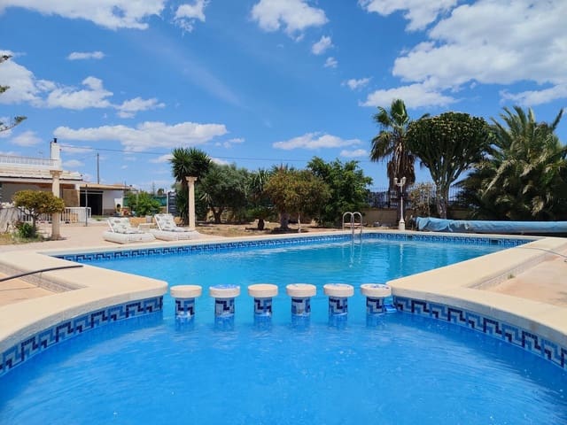 6 slaapkamer Villa te koop in Los Montesinos met garage - € 785.000 (Ref: 9876665)