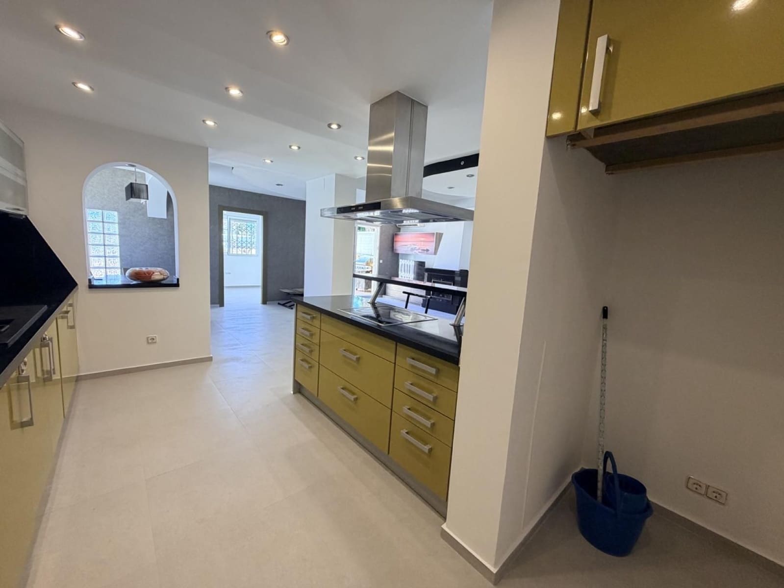 5 sypialnia Willa na sprzedaż w La Siesta - 680 000 € (Ref: 9879157)