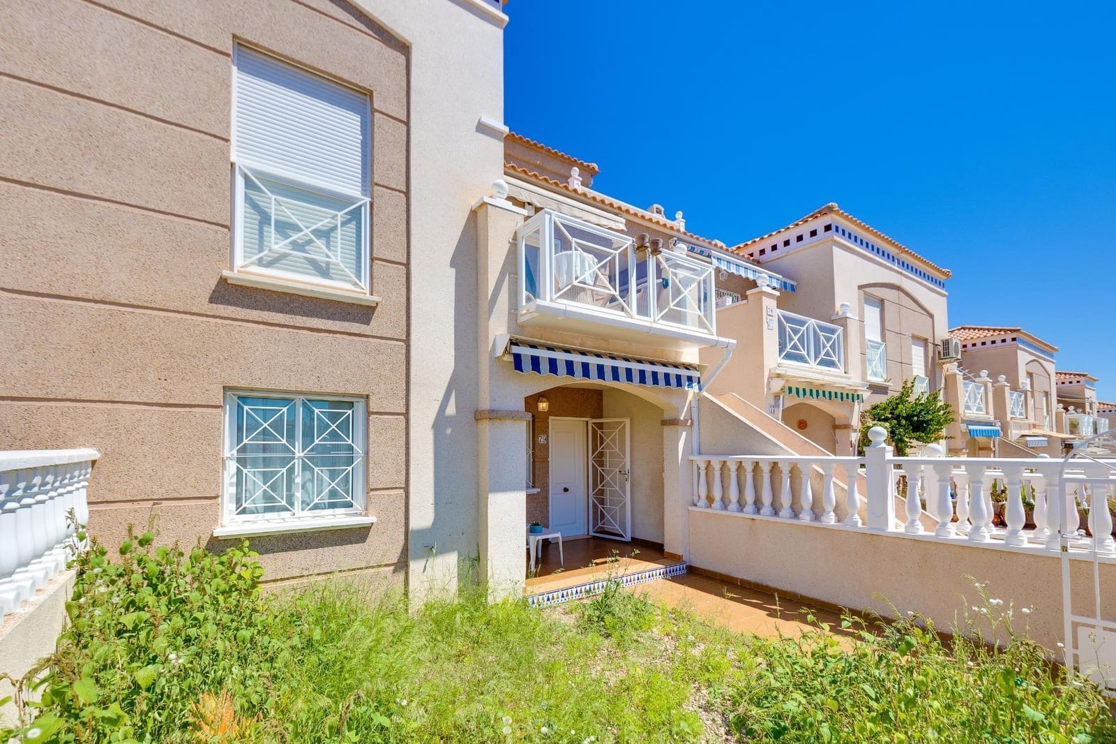 2 soverom Bungalow til salgs i Torrevieja med svømmebasseng - € 179 900 (Ref: 9879159)