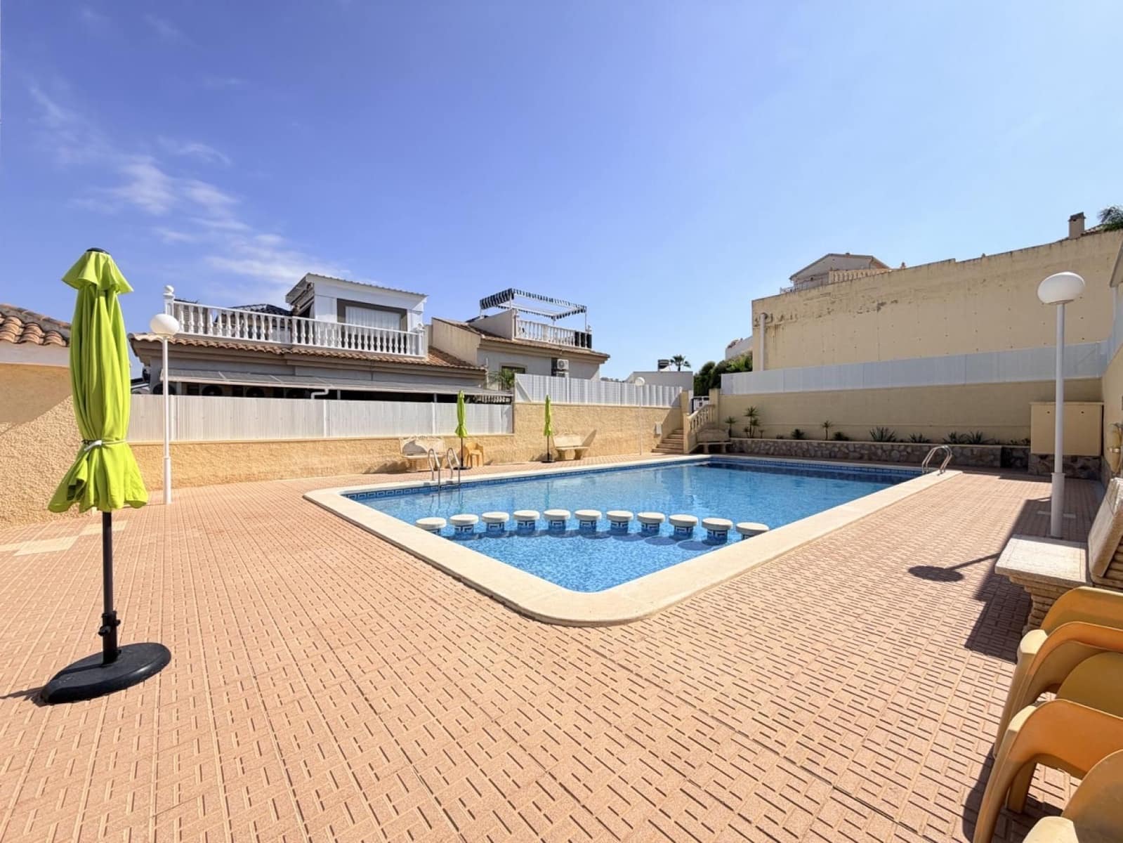3 bedroom Terraced Villa for sale in Zaragoza city - € 249,000 (Ref: 9882178)