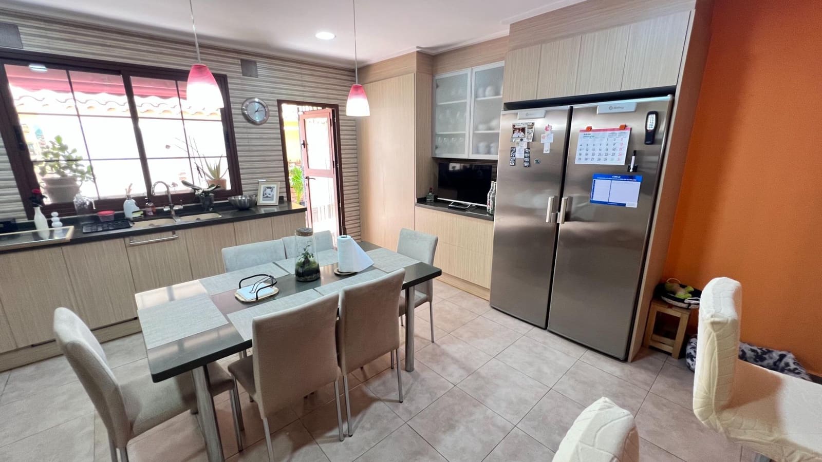 Adosado de 3 habitaciones en Torrevieja en venta - 320.000 € (Ref: 9882180)