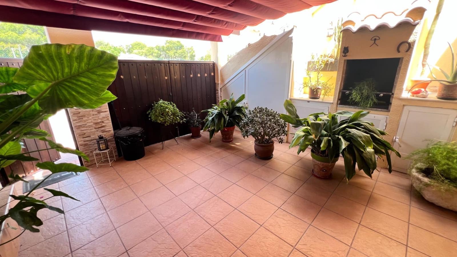 Adosado de 3 habitaciones en Torrevieja en venta - 320.000 € (Ref: 9882180)