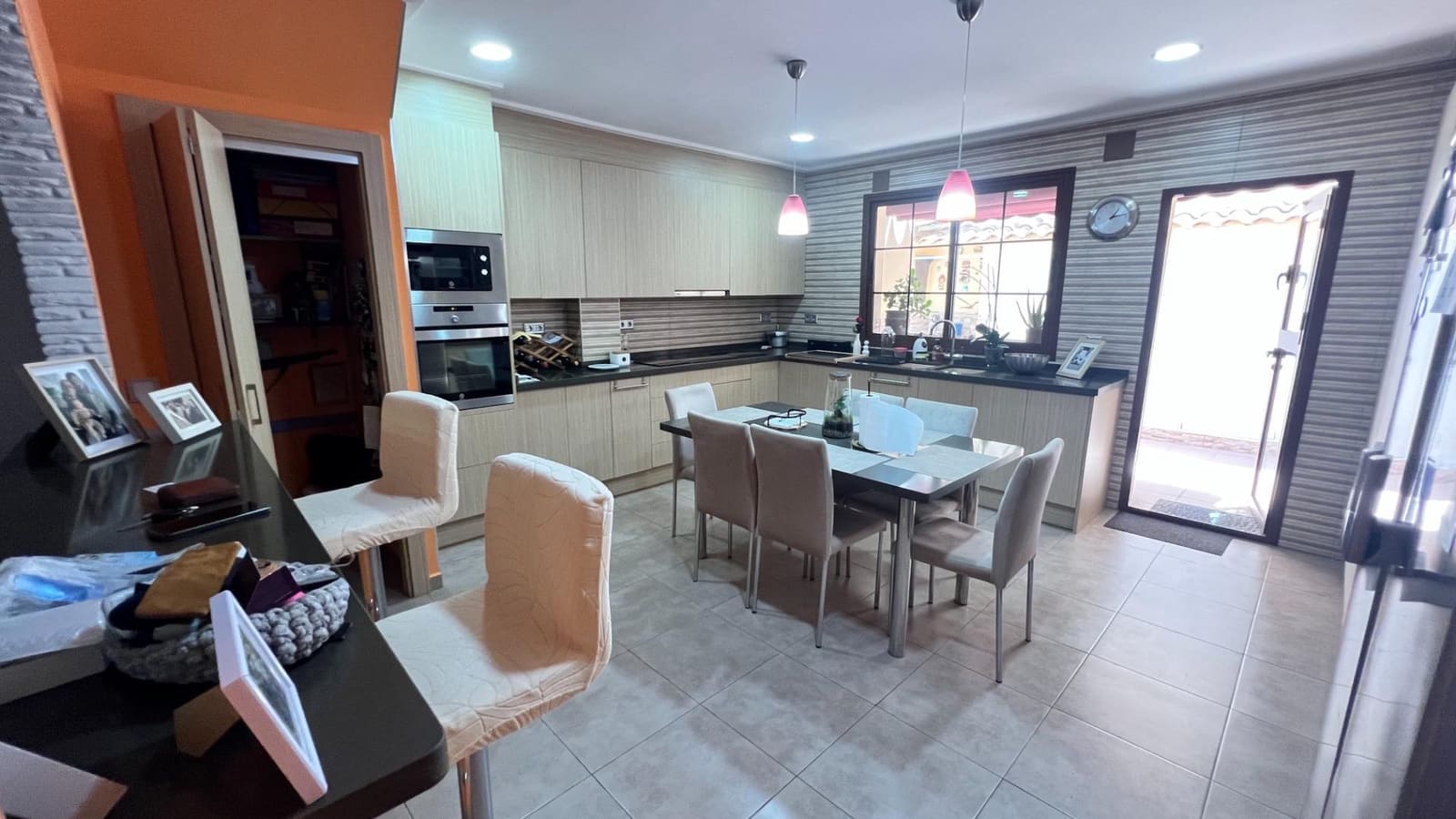 Adosado de 3 habitaciones en Torrevieja en venta - 320.000 € (Ref: 9882180)