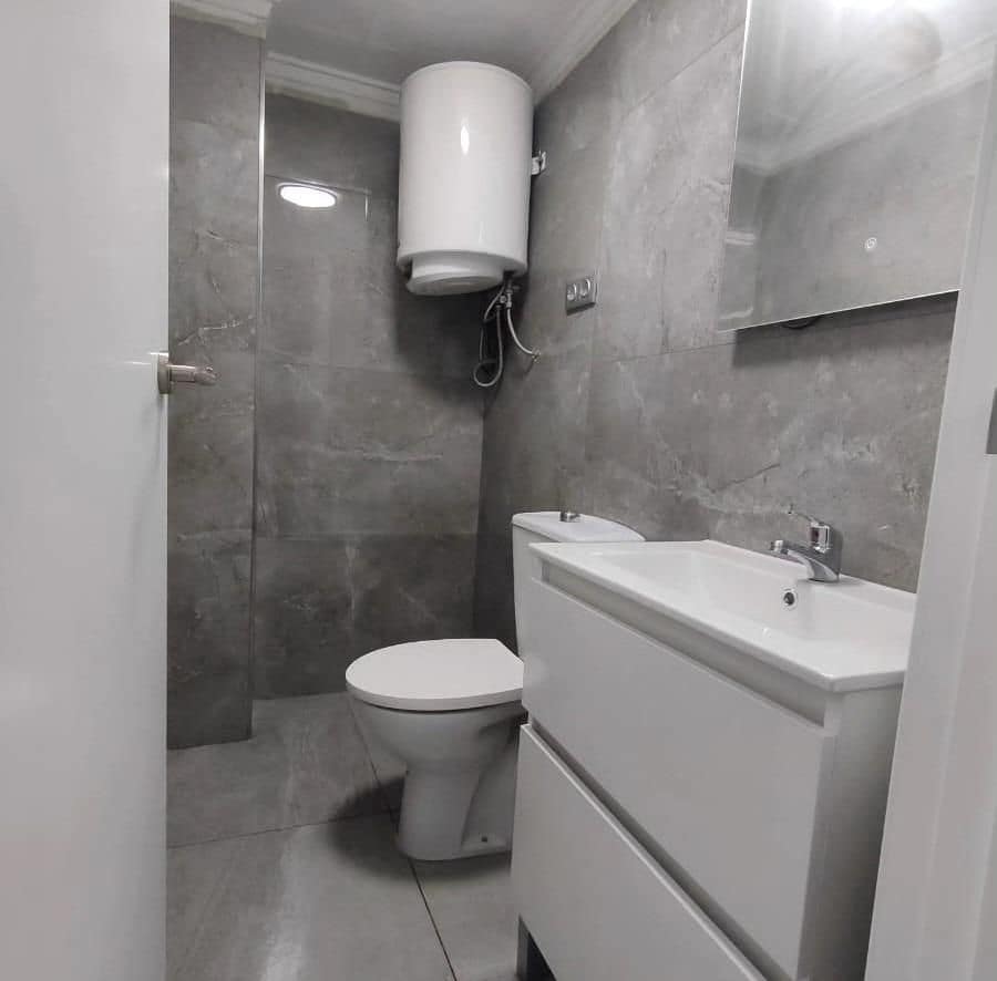Casa de 2 habitaciones en Torrevieja en venta con piscina - 239.900 € (Ref: 9885080)