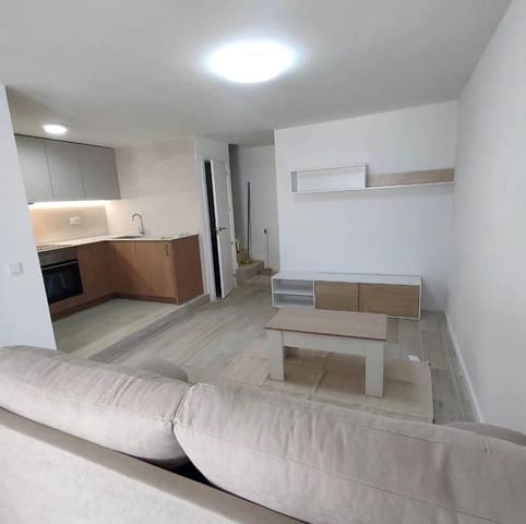 Casa de 2 habitaciones en Parque Acuático - Sector 25, Torrevieja en venta con piscina - 239.900 € (Ref: 9885080)