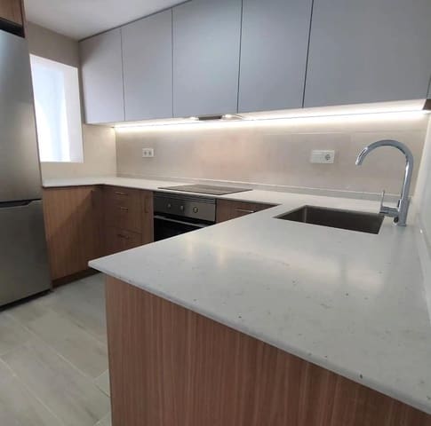 Casa de 2 habitaciones en Parque Acuático - Sector 25, Torrevieja en venta con piscina - 239.900 € (Ref: 9885080)