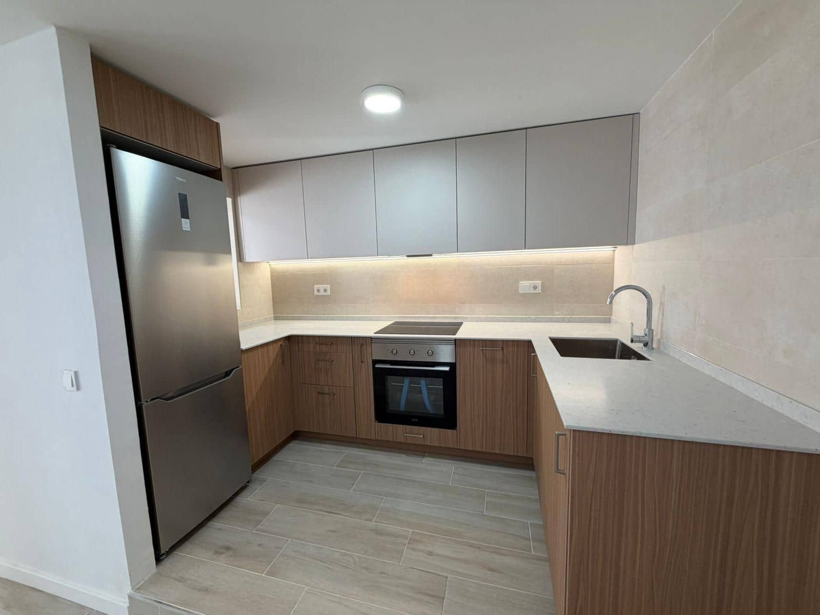 2 soveværelse Byhus til salg i Torrevieja med swimmingpool - € 229.900 (Ref: 9885080)